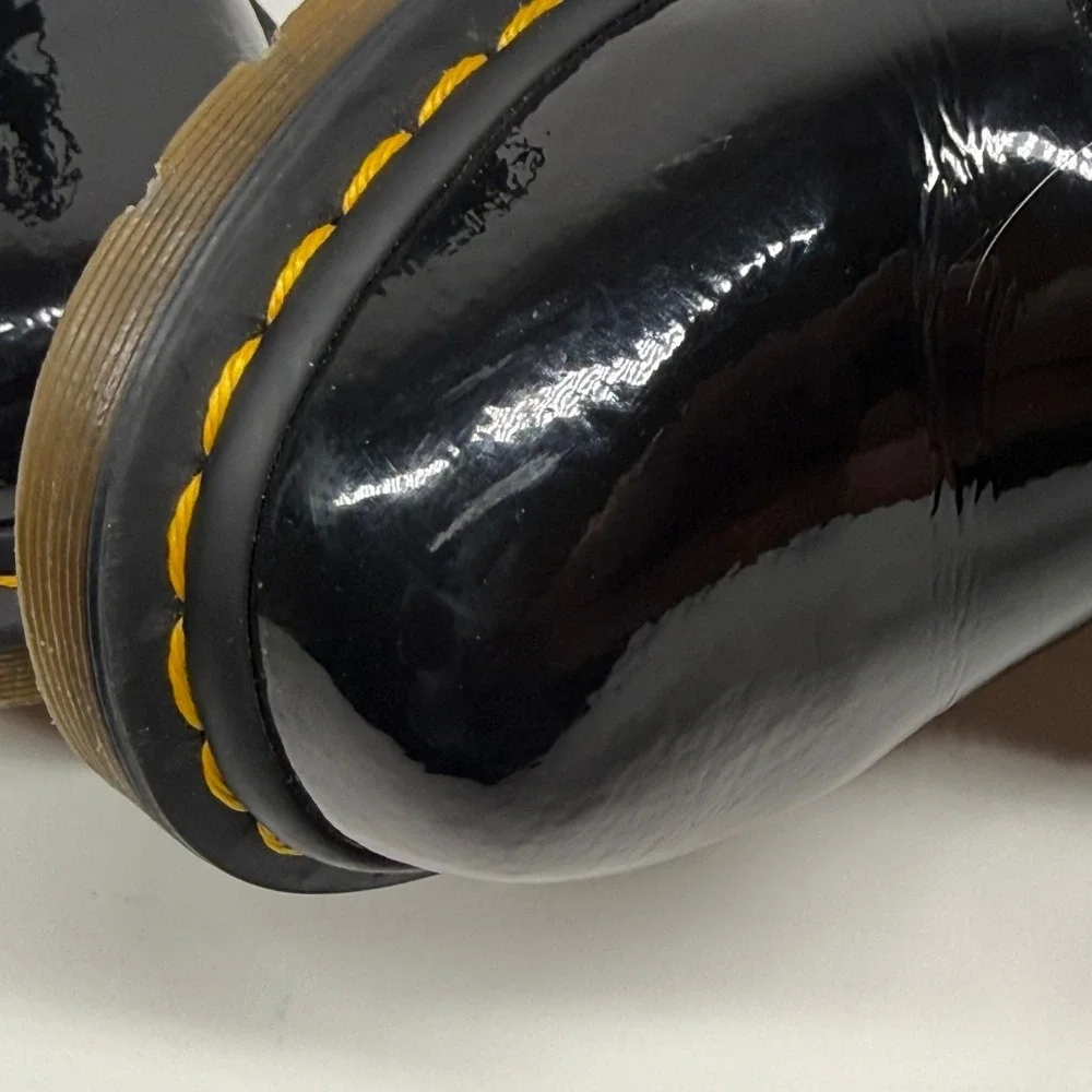 Dr. Martens 1460 Men's Boots Lace Up Black Patent Leather Round Toe Size 7